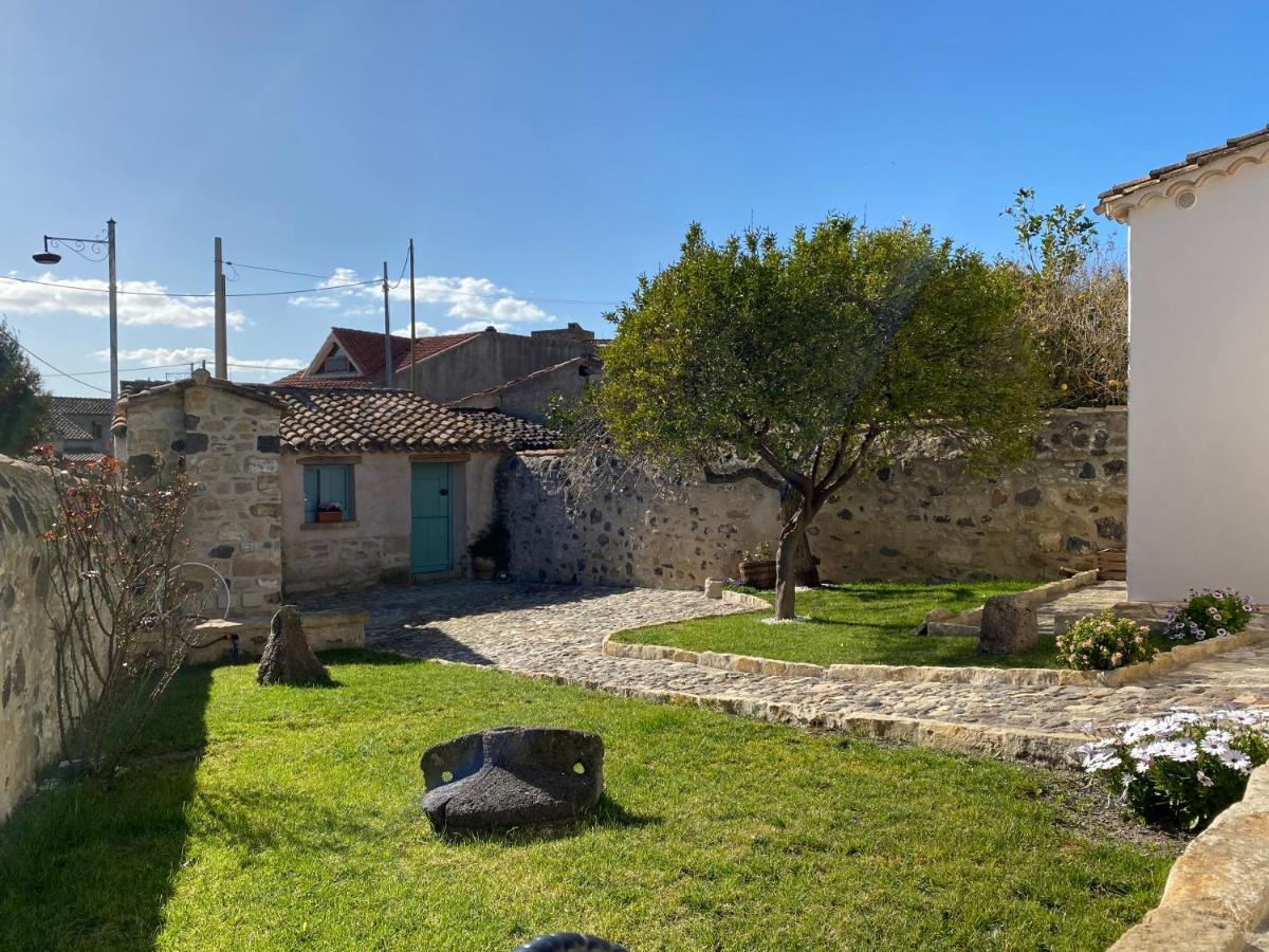 B&B Su Strintu Tuili Exterior photo